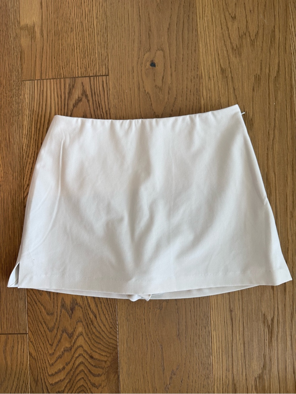 Aritzia Babaton Roundup Mini Skort